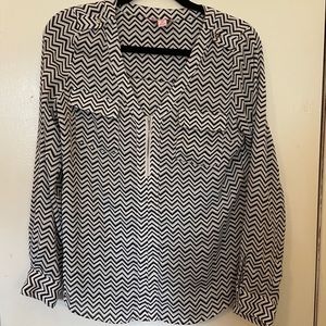 Black and white chevron candie’s top